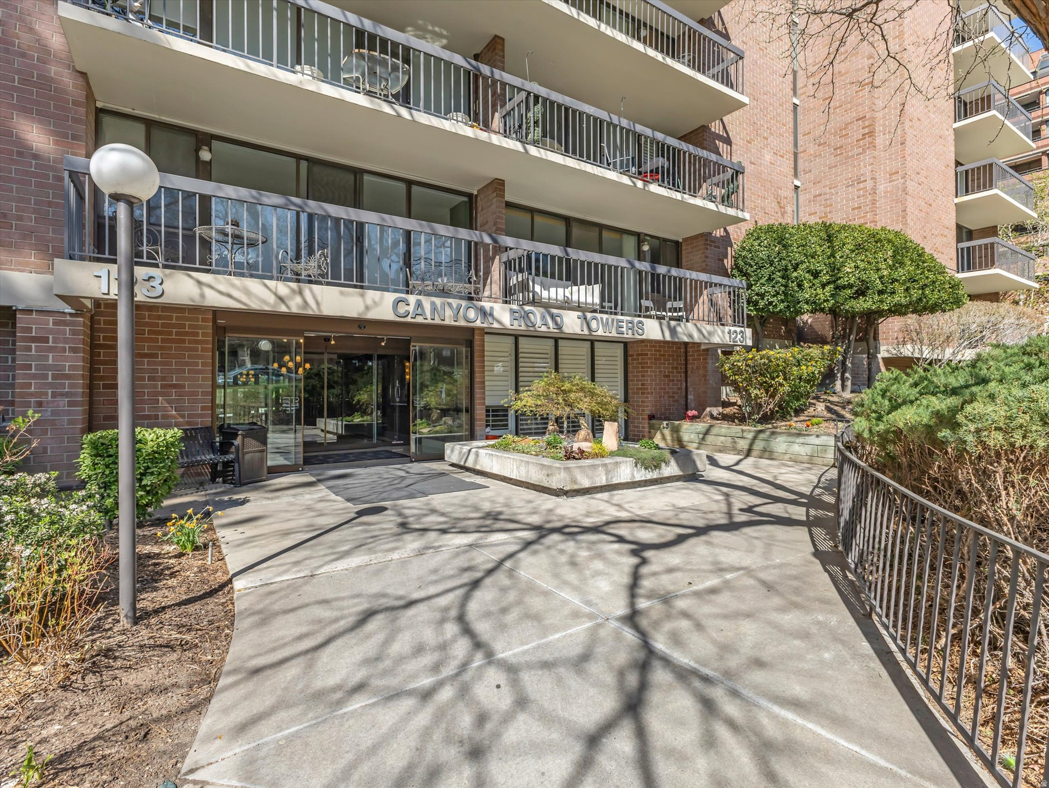 CANYON ROAD - Residential