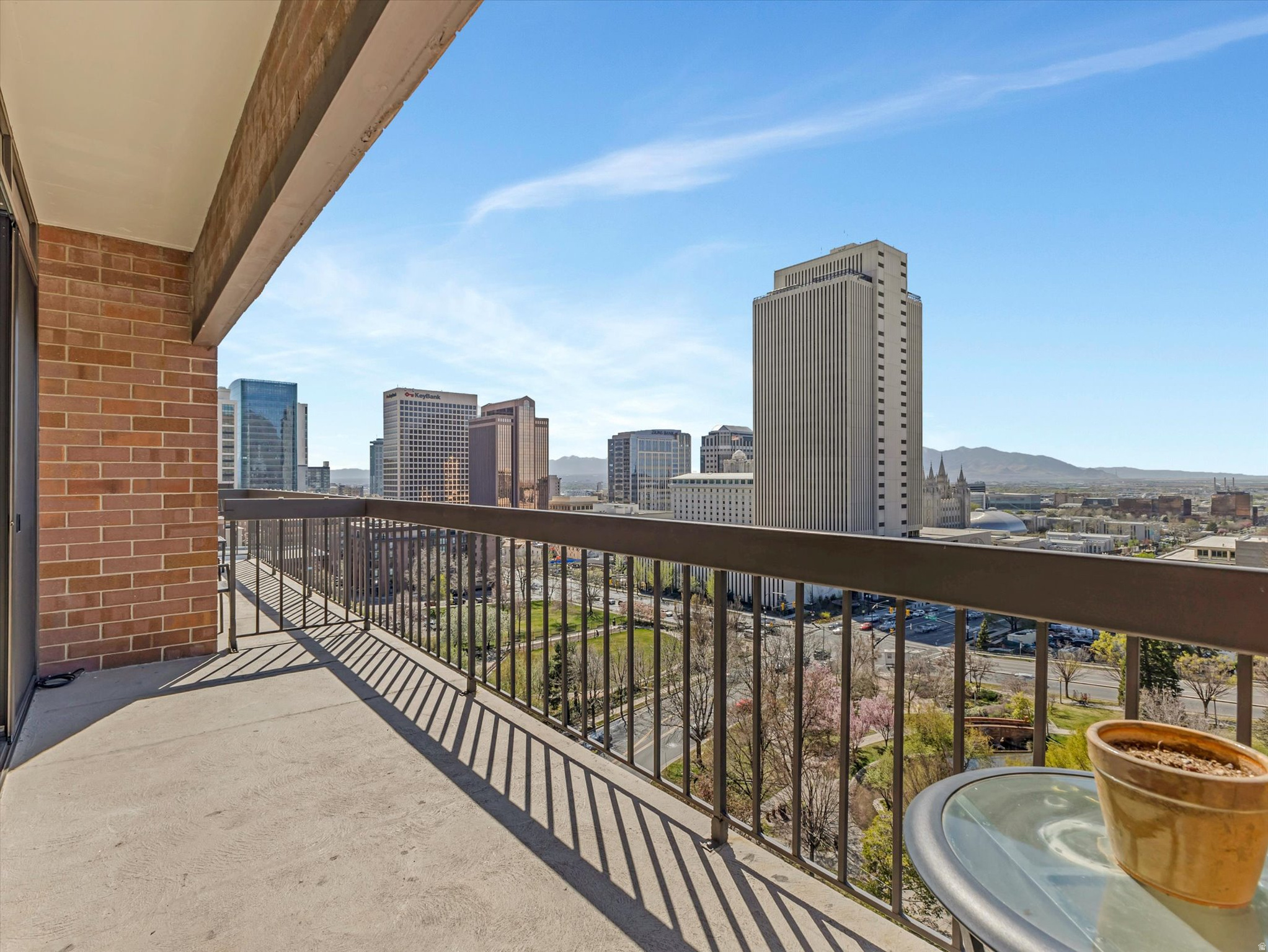 CANYON ROAD - Residential