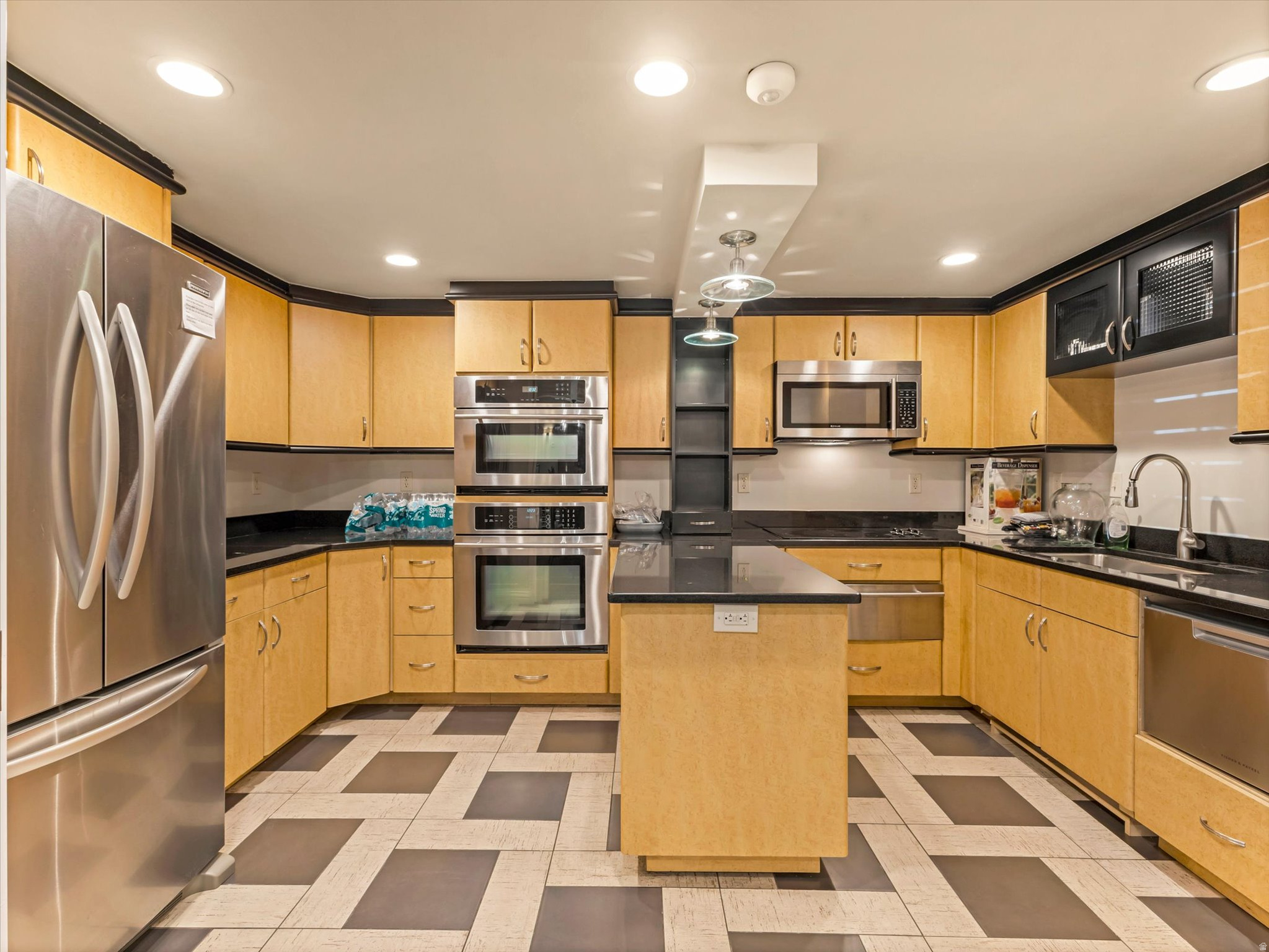 CANYON ROAD - Residential