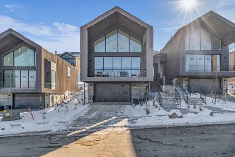 Townhouse For Sale - 7177 N Skyfall Dr<br/> Kamas, UT 84036