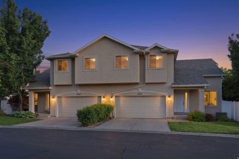 Townhouse For Sale - 1364 E Old Maple Ct<br/> Murray, UT 84117