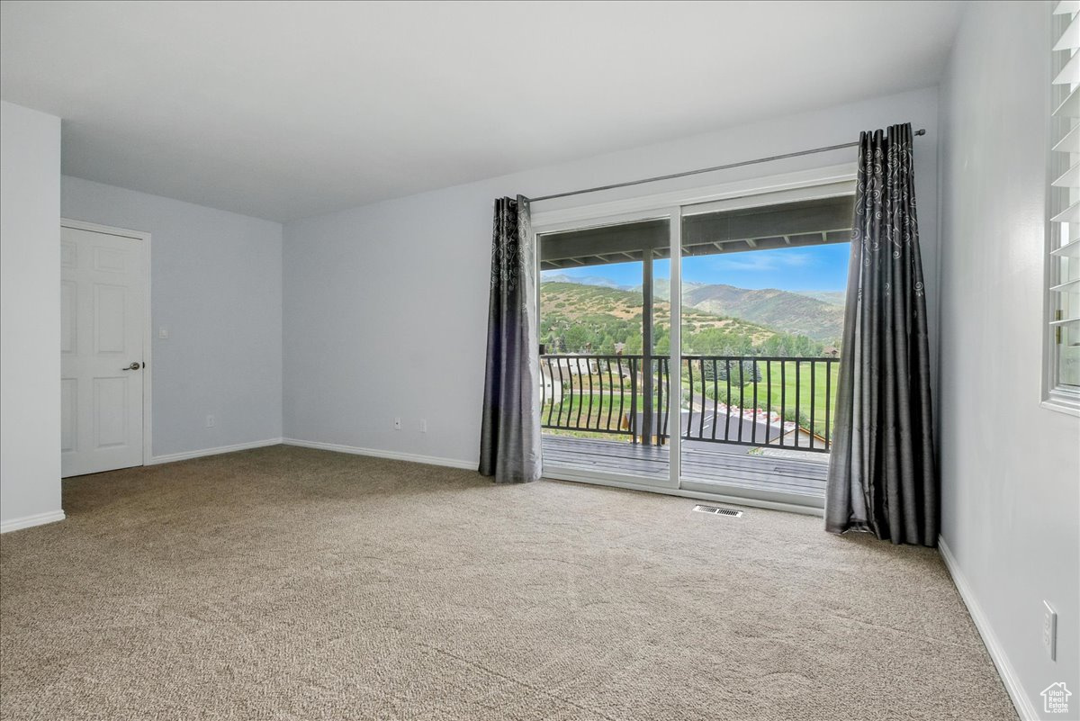 SWISS OAKS - Residential
