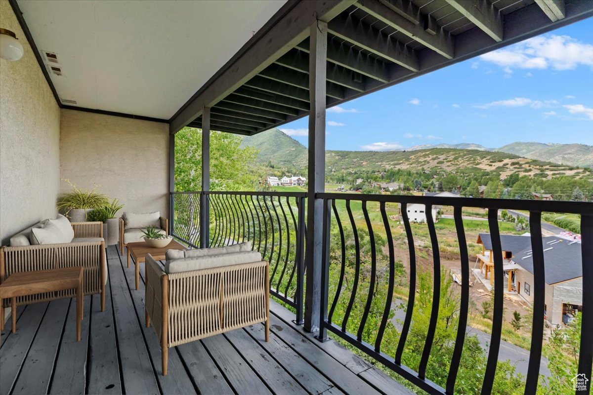 SWISS OAKS - Residential