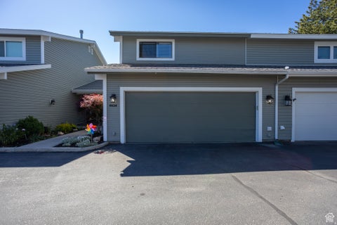 Townhouse For Sale - 4424 W Skye Dr<br/> South Jordan, UT 84009