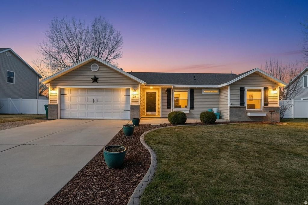 Photo of 74 S 1350 W, Lehi, UT 84043 (MLS # 2142302)