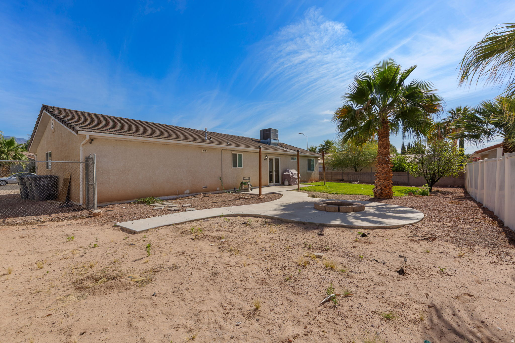 SPRING HILL EST - Residential