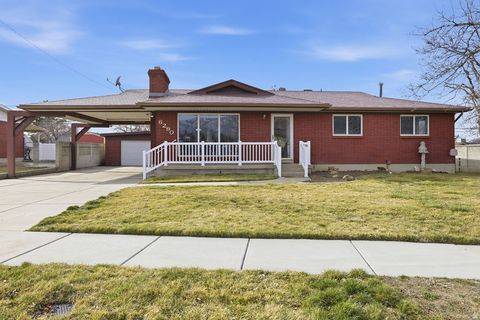 Photo of 6290 S 440 E, Murray, UT 84107 (MLS # 2140192)