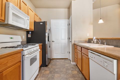 Tiny photo for 1077 S CANYON MEADOW DR #3, Provo, UT 84606 (MLS # 2141319)