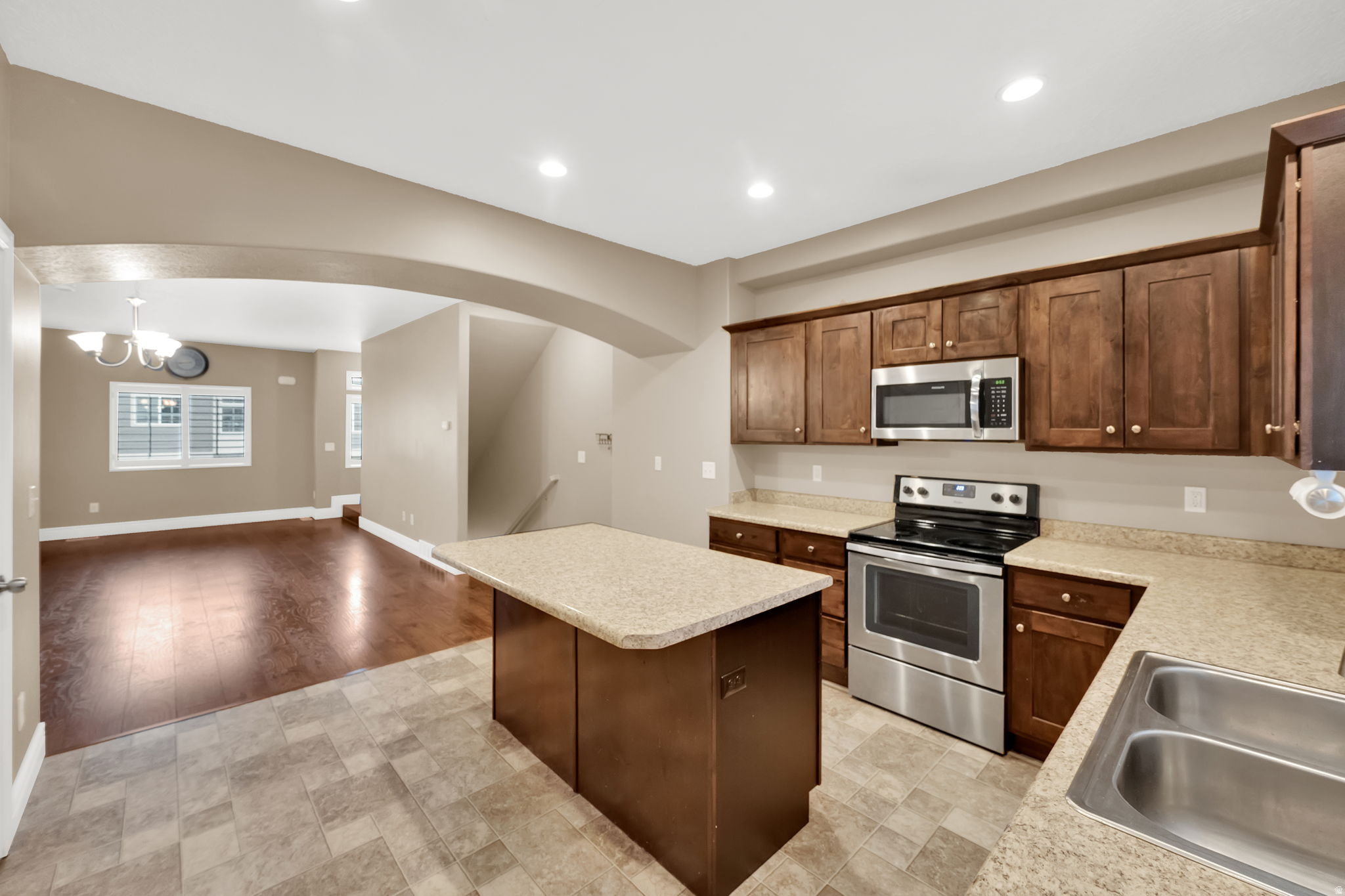 EAST TOWN VILLAGE TOWN HOMES - Residential