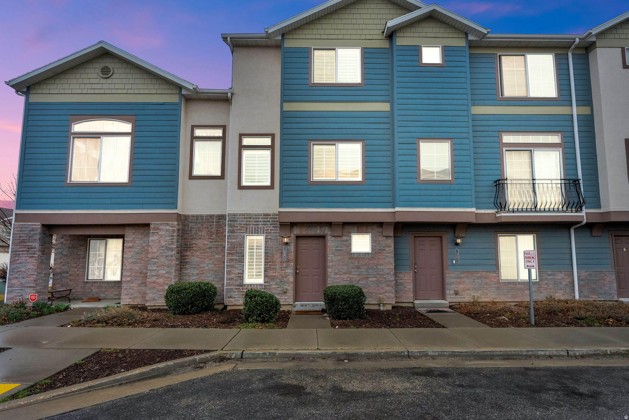 EAST TOWN VILLAGE TOWN HOMES - Residential