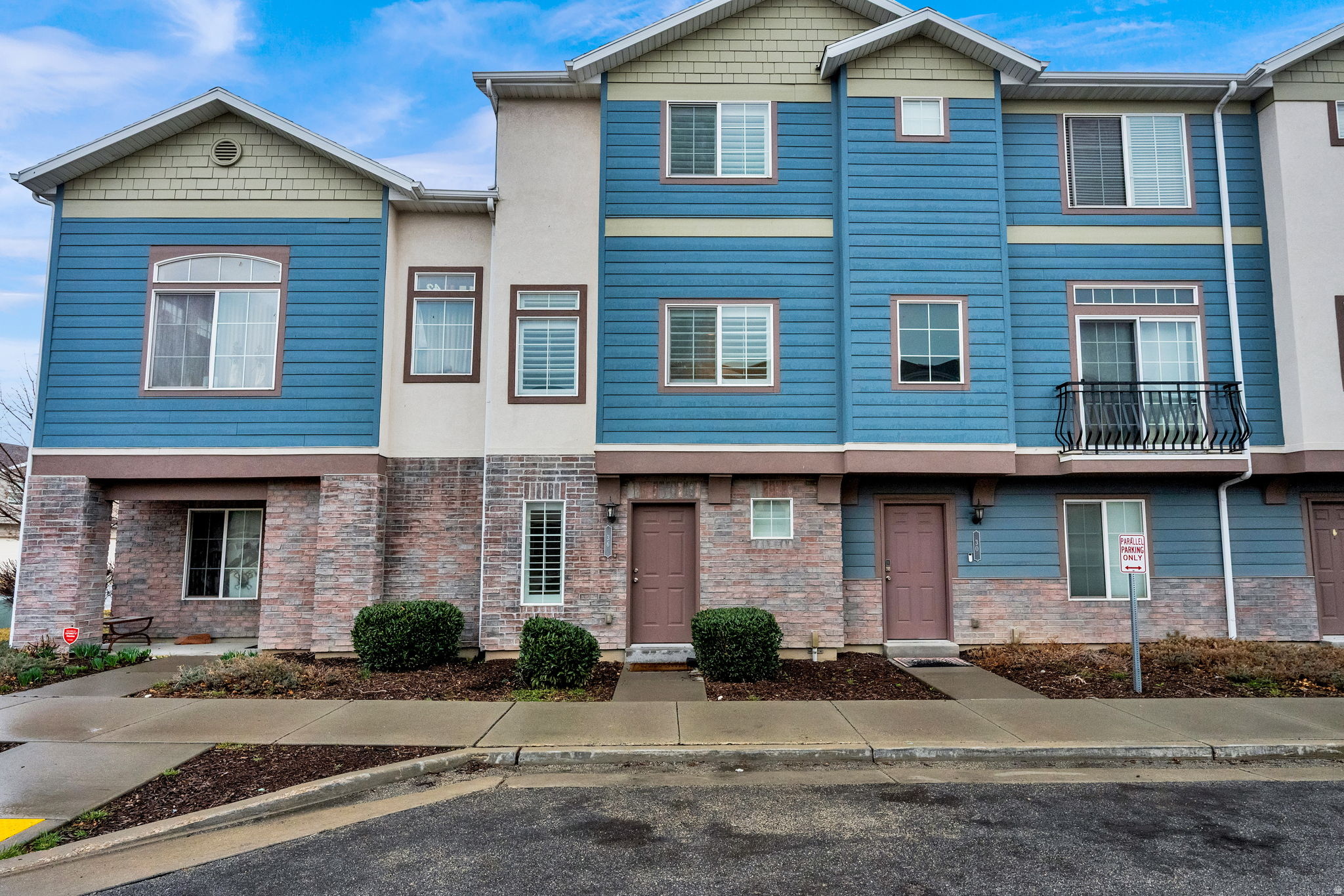 EAST TOWN VILLAGE TOWN HOMES - Residential