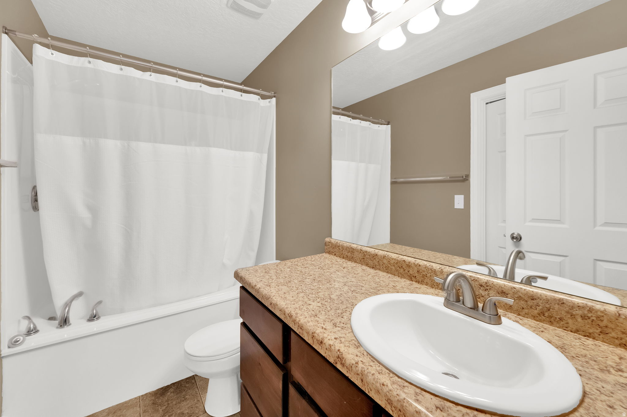 EAST TOWN VILLAGE TOWN HOMES - Residential