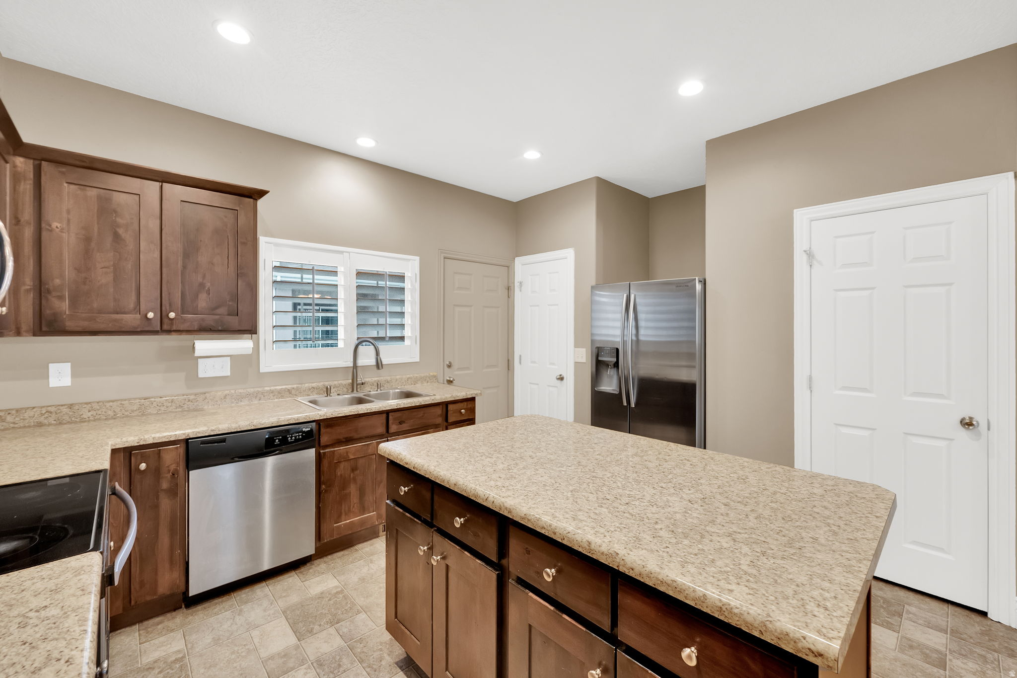 EAST TOWN VILLAGE TOWN HOMES - Residential