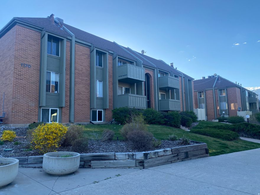 Completely remodeled and move-in ready in an unbeatable location! This stunning Foothill Gardens condo has been updated from top to bottom, featuring a brand-new kitchen, flooring, lighting, and beautifully renovated bathrooms. The spacious layout offers 3 bedrooms and 2 bathrooms with approximately 1,260 square feet, plus an additional 150 sq ft storage area with laundry hookups. The upper level provides flexible living space-perfect as a family room or a private primary suite with its own bathroom. Enjoy excellent community amenities and a prime location just minutes from shopping, dining, the University of Utah, and Research Park, with easy access to biking trails, world-class skiing, Park City, Cottonwood Canyons and downtown.