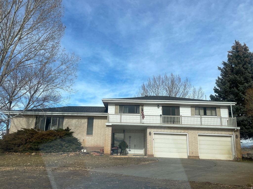 Photo of 3188 W 2500 N, Roosevelt, UT 84066 (MLS # 2124015)
