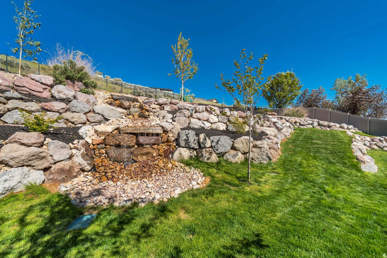TRAVERSE MOUNTAIN - Residential