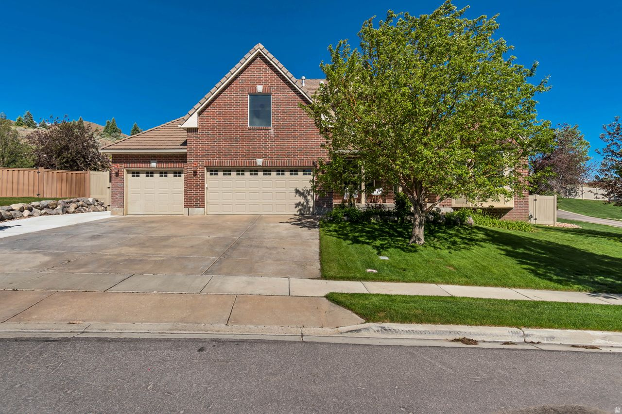 TRAVERSE MOUNTAIN - Residential
