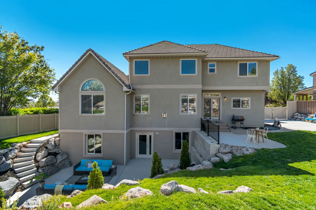 TRAVERSE MOUNTAIN - Residential