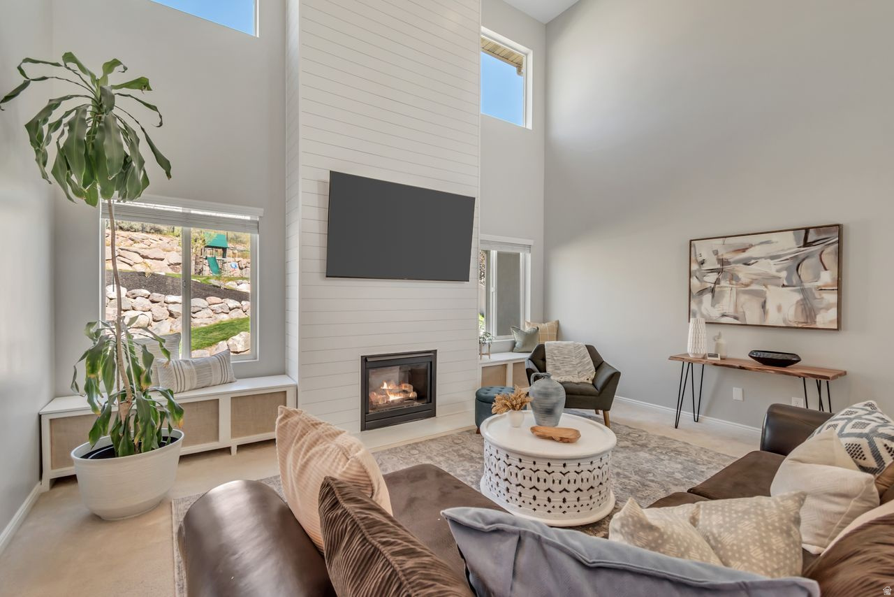 TRAVERSE MOUNTAIN - Residential