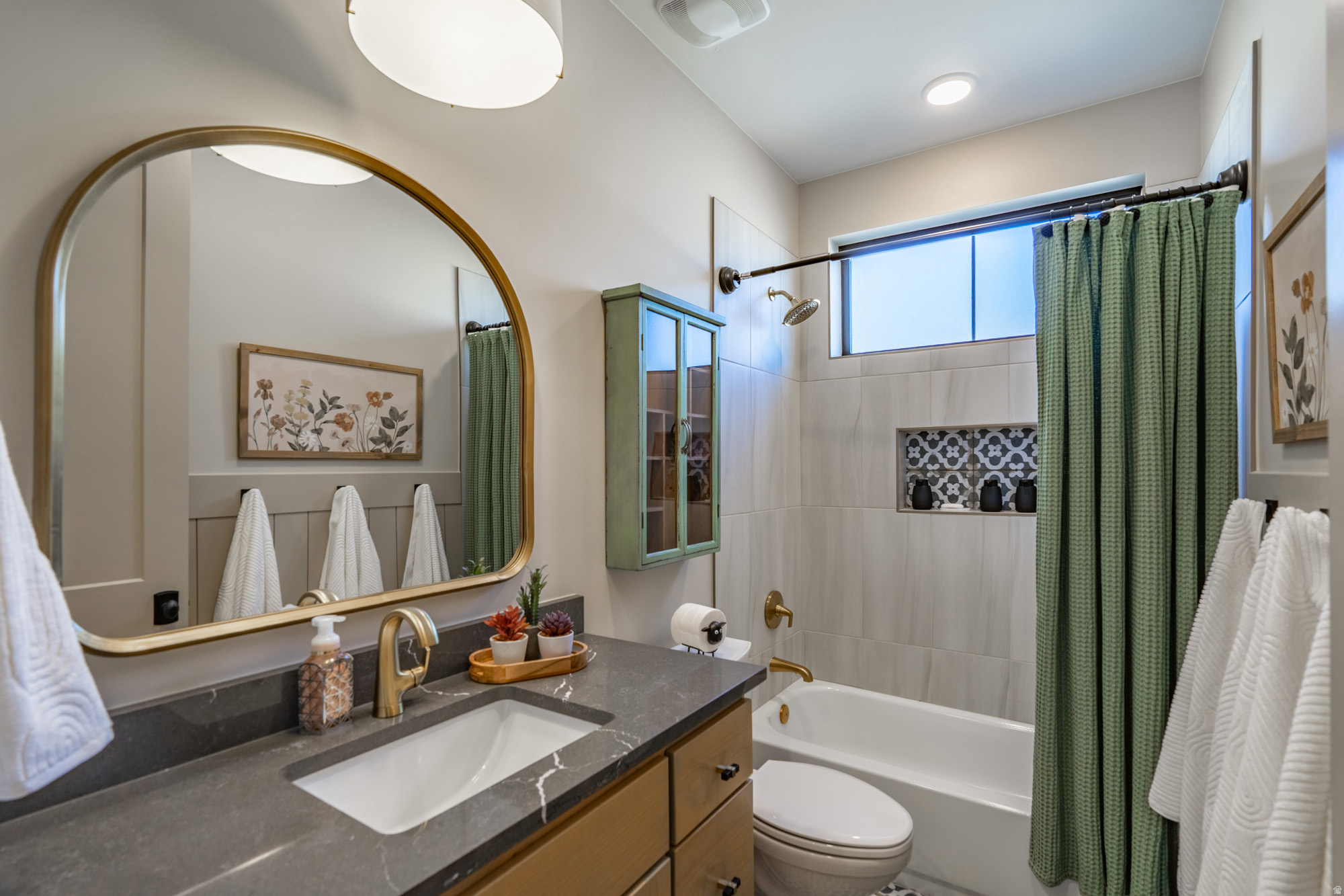 ARBORS 15 - Residential