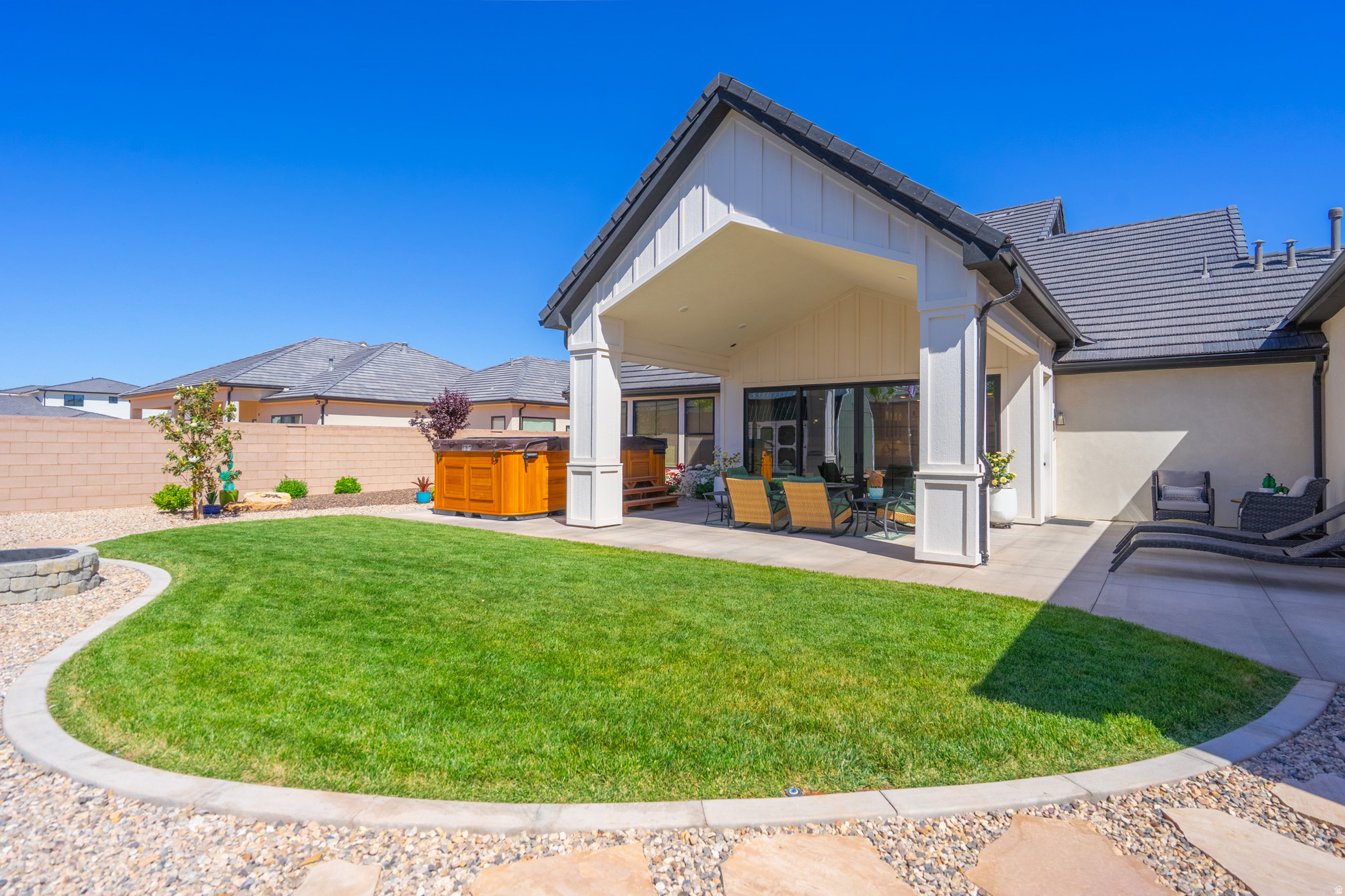 ARBORS 15 - Residential
