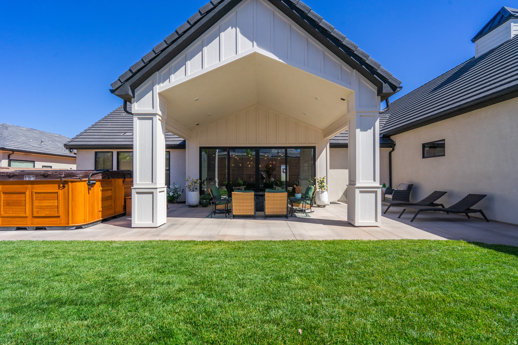 ARBORS 15 - Residential