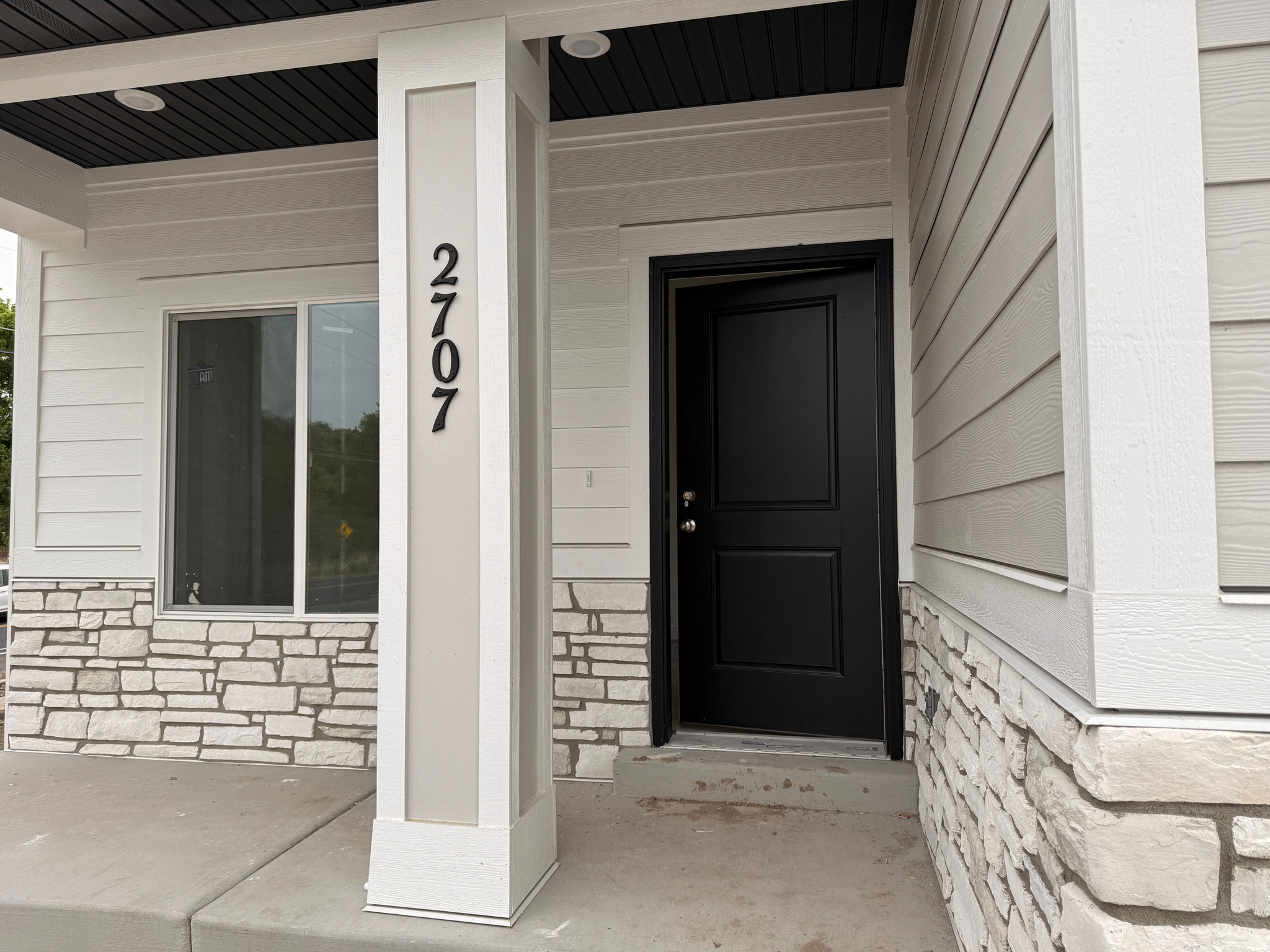 DIXON DOWNS - Residential