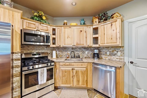 Tiny photo for 2578 E 8150 S, South Weber, UT 84405 (MLS # 2188481)