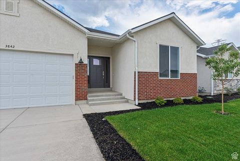 Tiny photo for 2305 MORNING GLORY WAY, Eagle Mountain, UT 84005 (MLS # 2108396)