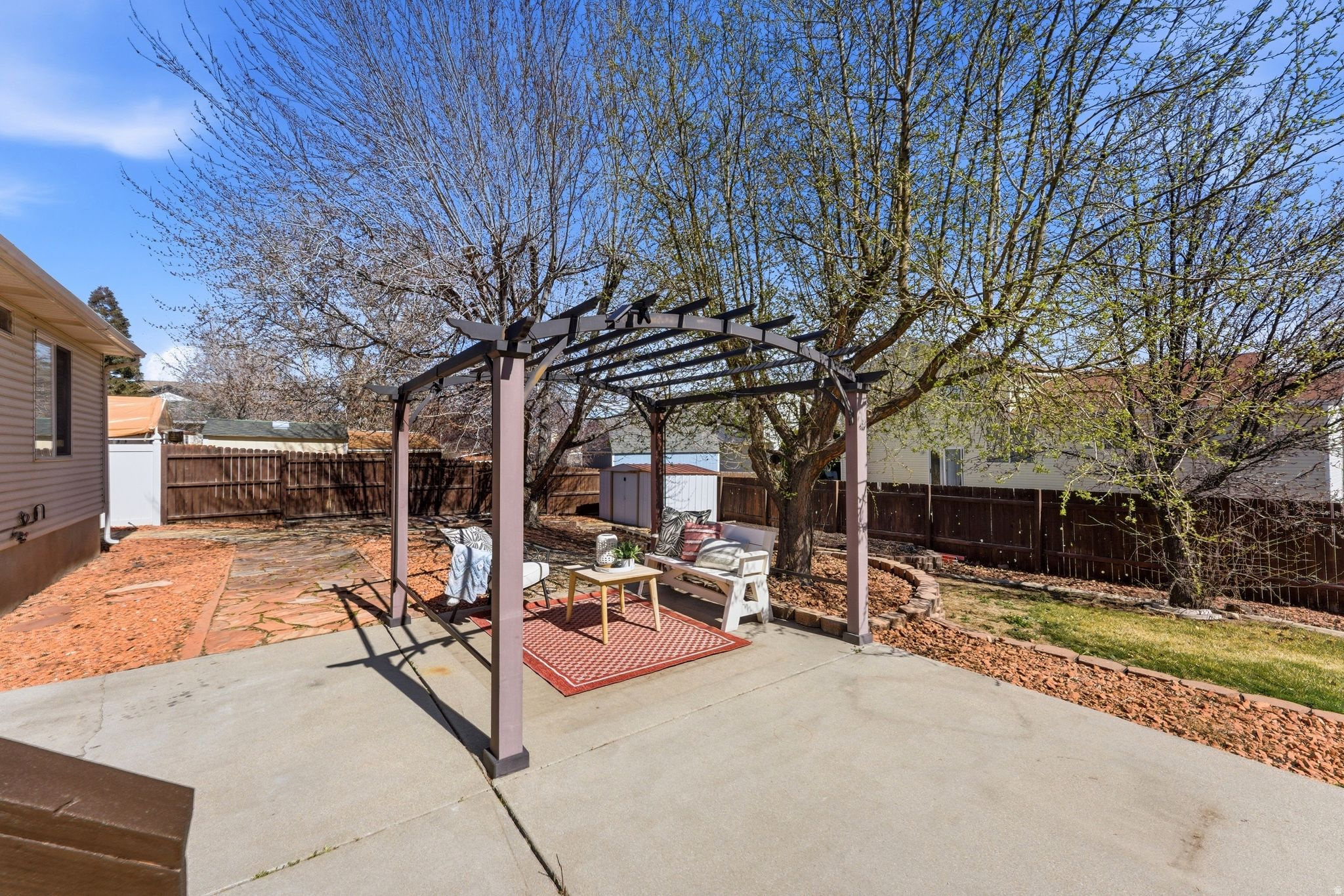 MEADOWS - Residential