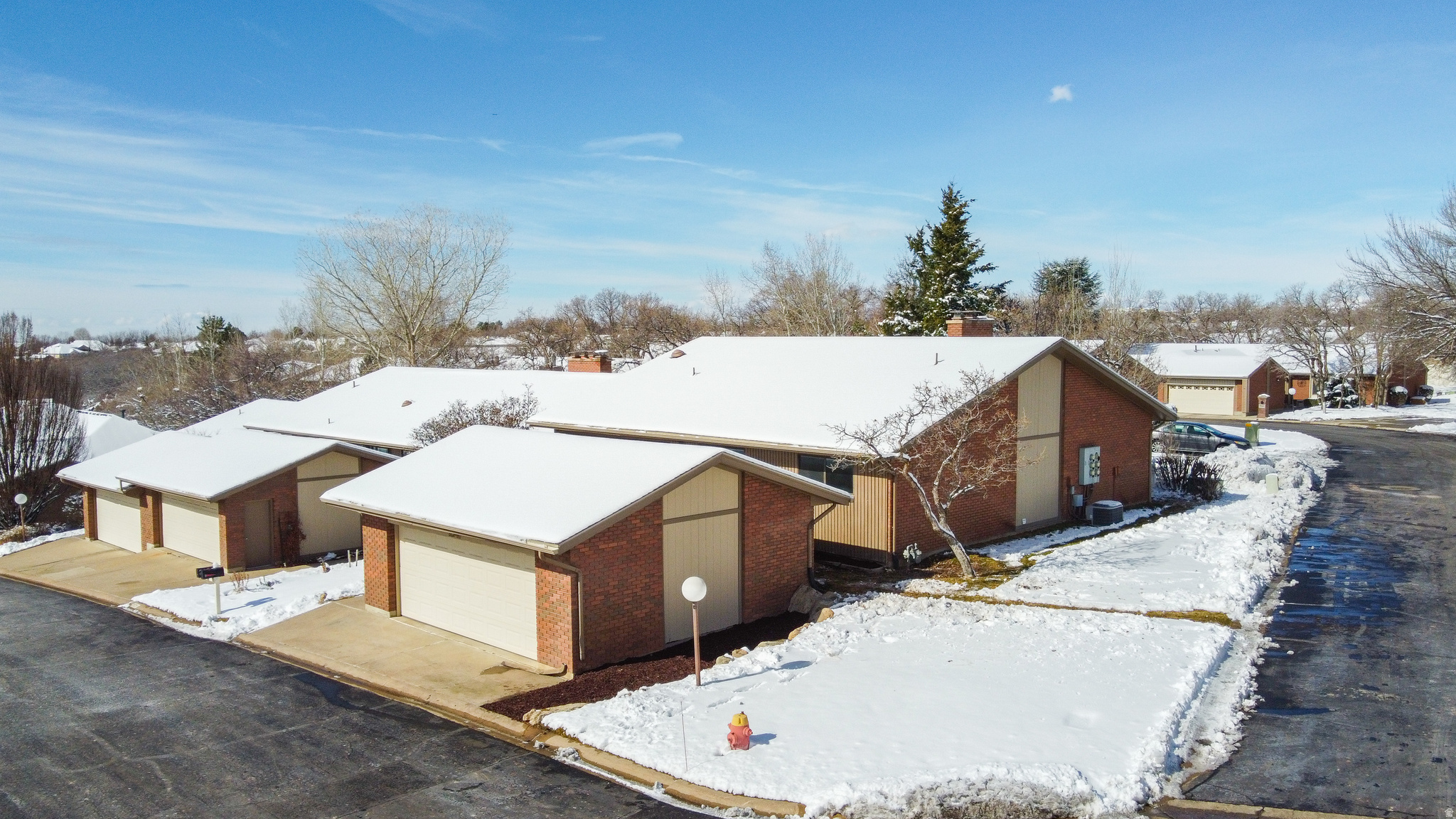 COUNTRY OAKS - Residential