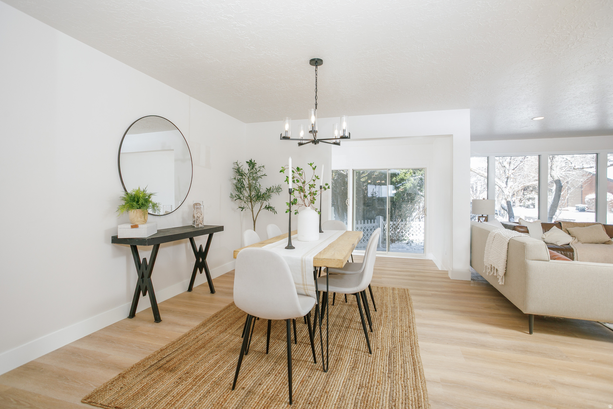 COUNTRY OAKS - Residential