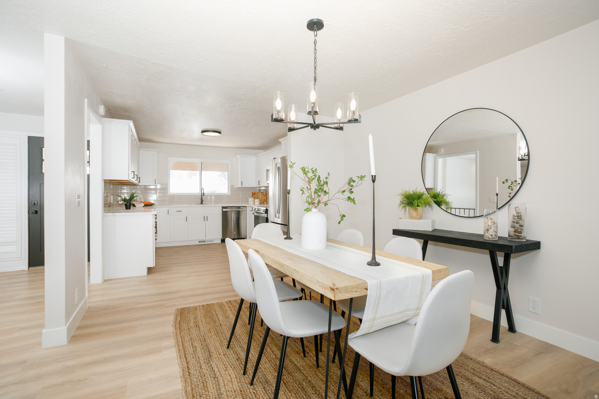 COUNTRY OAKS - Residential