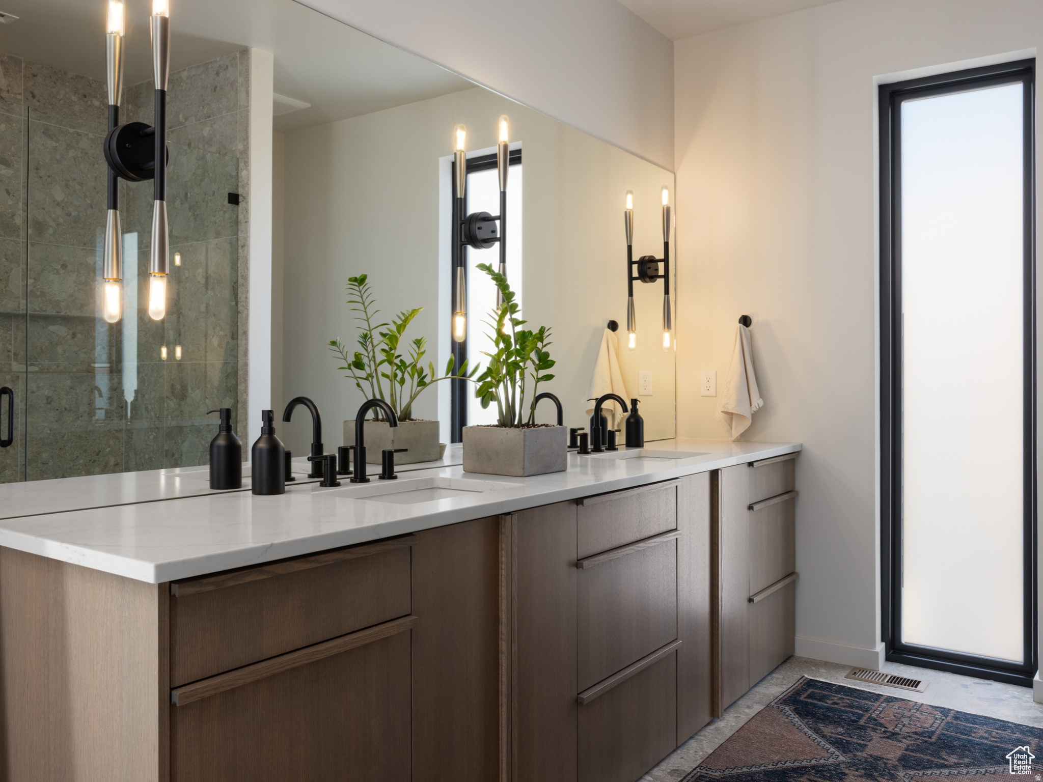 QUAIL CANYON - Residential