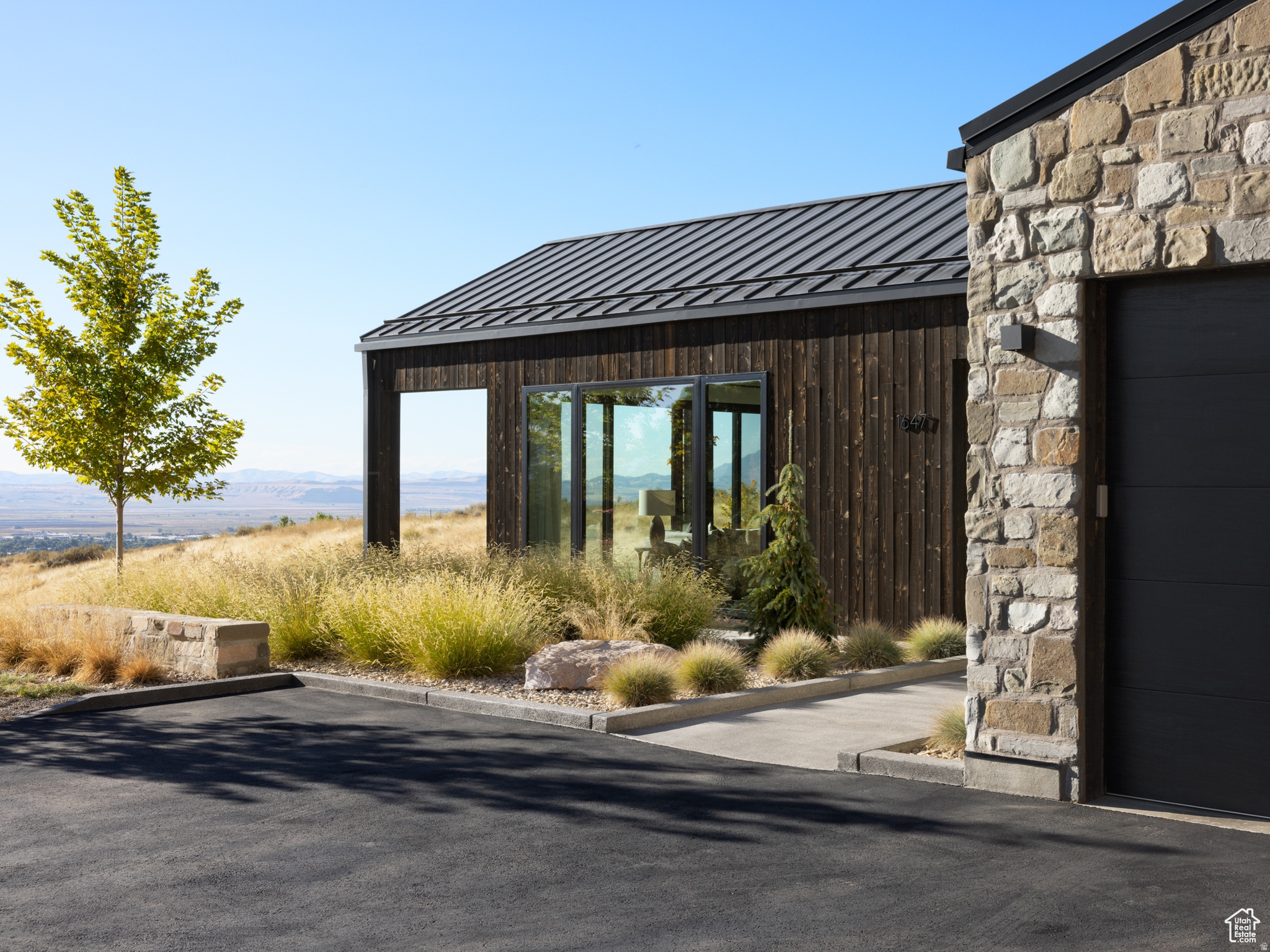 QUAIL CANYON - Residential