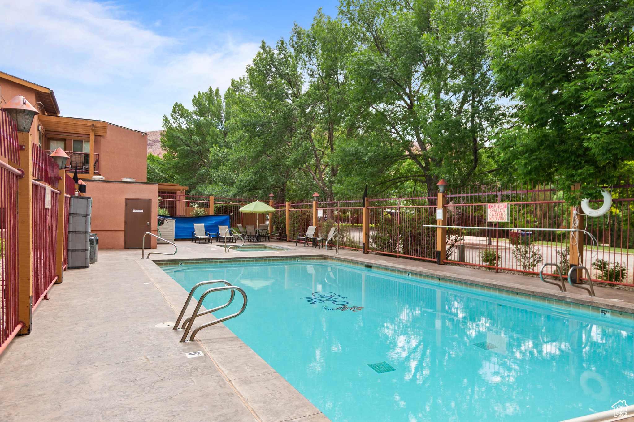 THE GONZO INN - Residential