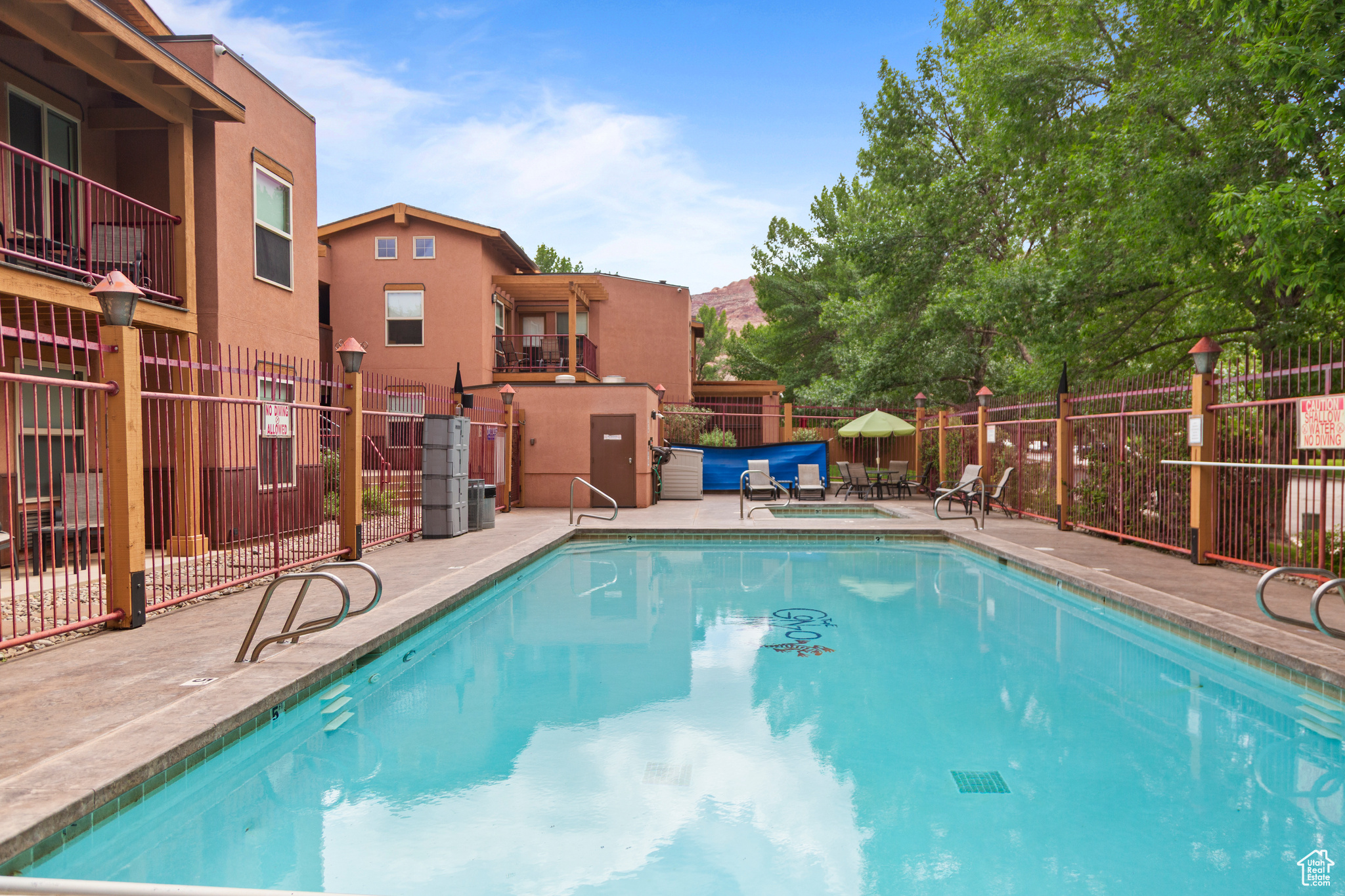 THE GONZO INN - Residential