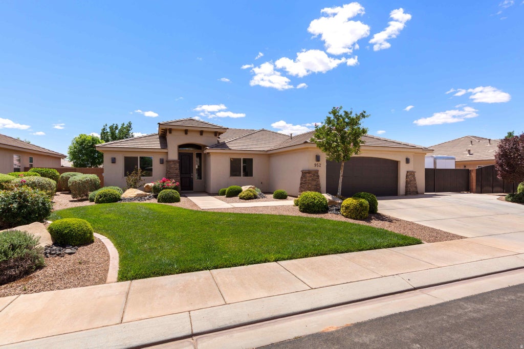 Photo of 952 E 3800 S, Washington, UT 84780 (MLS # 2168150)