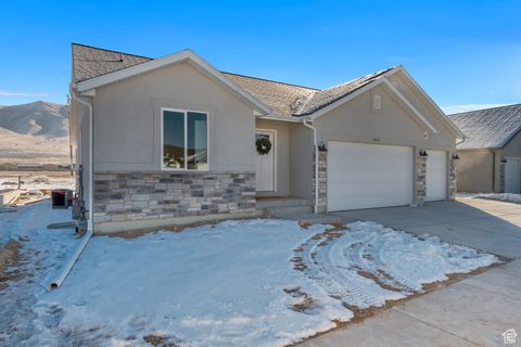 Photo of 3714 N DAFFODIL DR, Eagle Mountain, UT 84005 (MLS # 2114027)