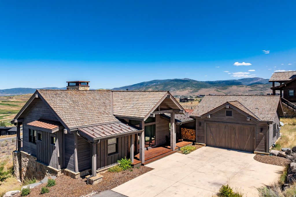 Photo of 7053 E RISING STAR CT, Heber City, UT 84032 (MLS # 2149804)