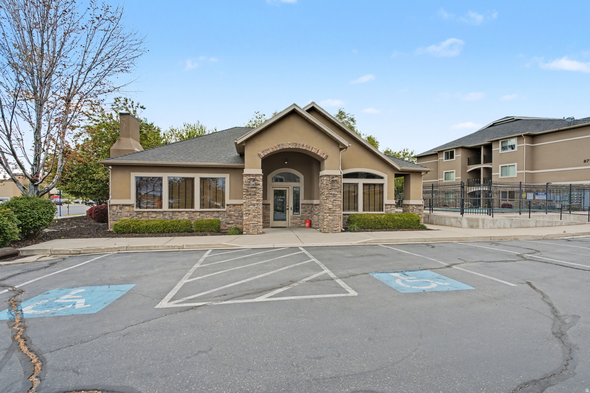 CREEKSIDE VILLAGE CONDOMINIUMS - Residential