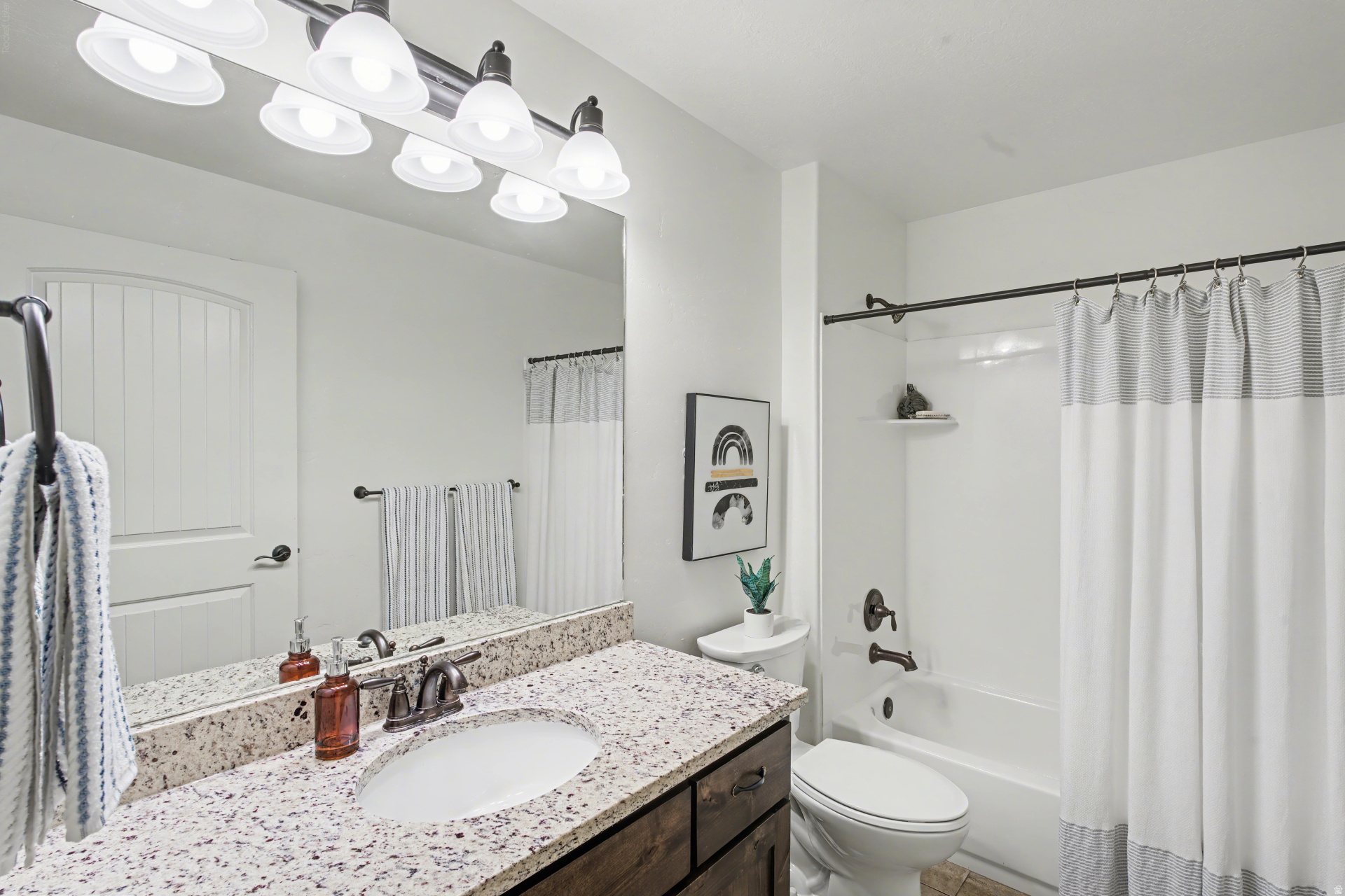 CREEKSIDE VILLAGE CONDOMINIUMS - Residential