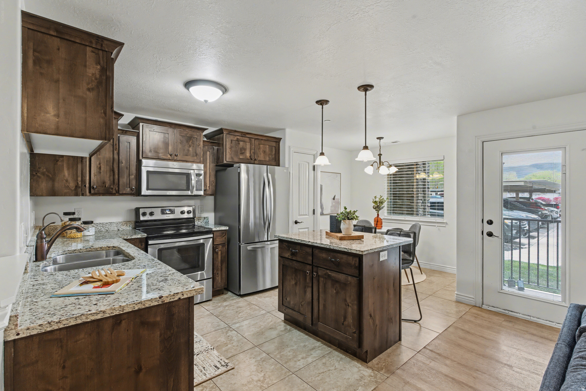 CREEKSIDE VILLAGE CONDOMINIUMS - Residential