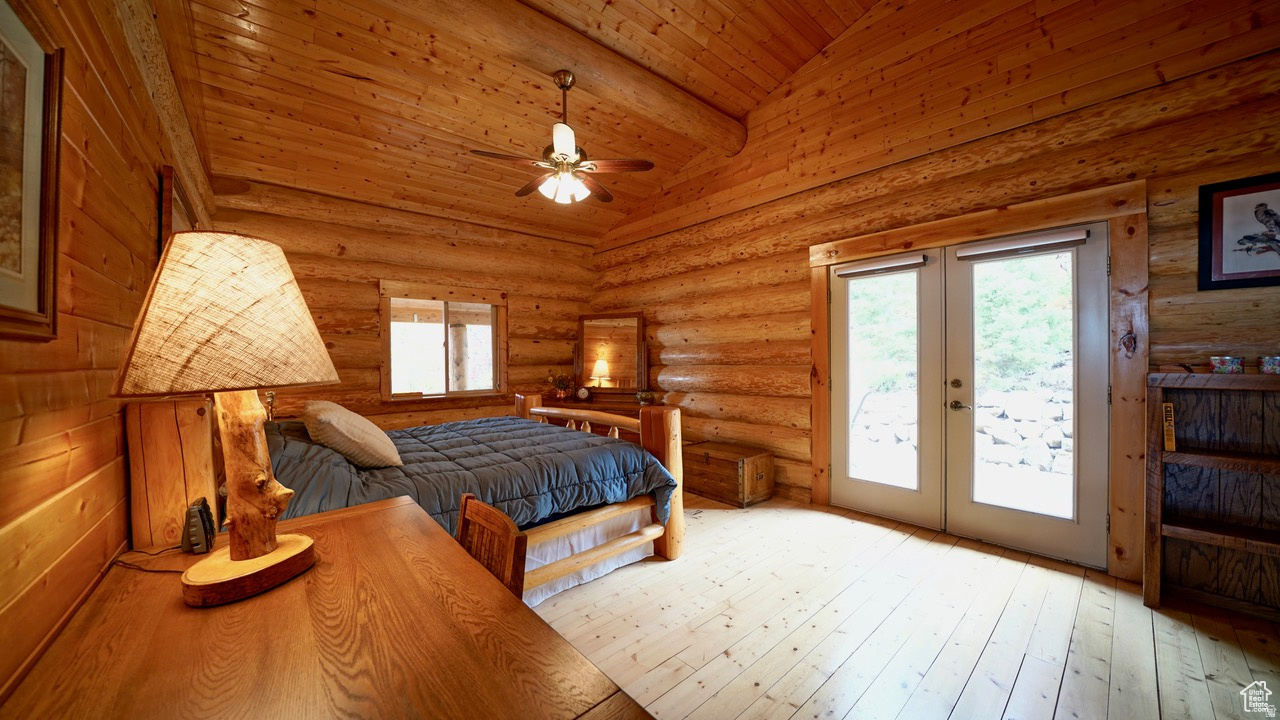 THE HOLLOWS - Residential