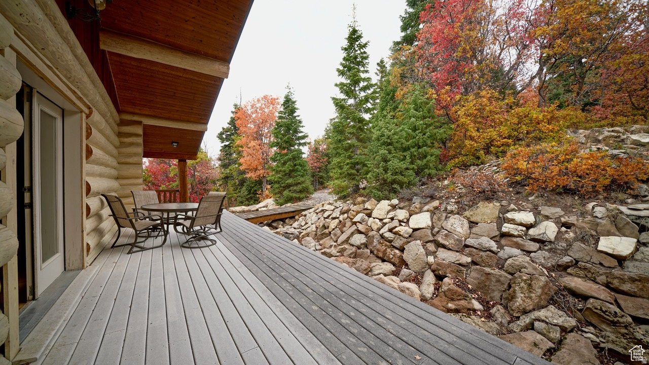 THE HOLLOWS - Residential