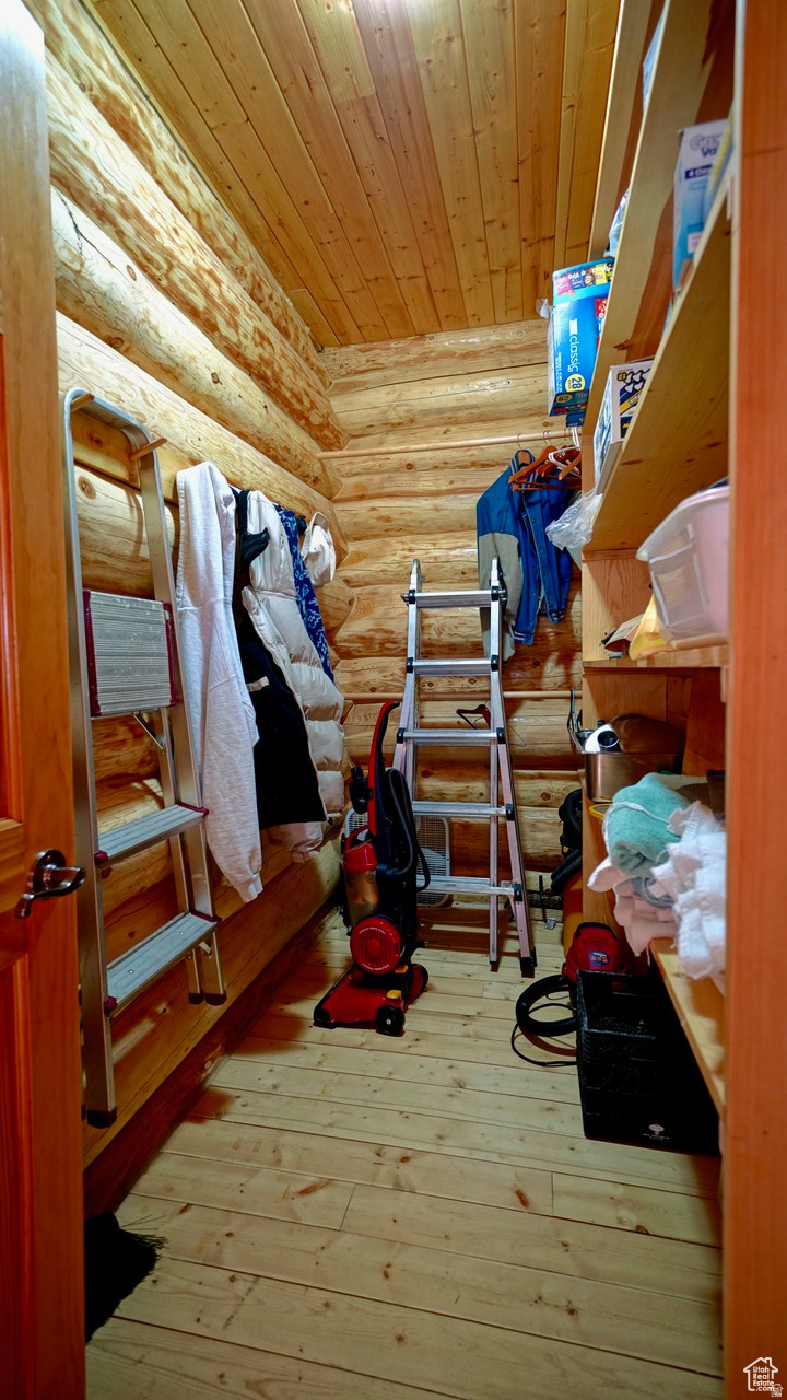 THE HOLLOWS - Residential