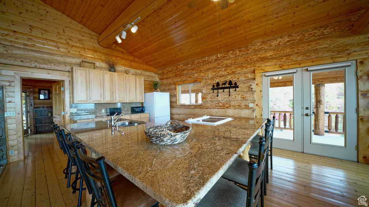 THE HOLLOWS - Residential