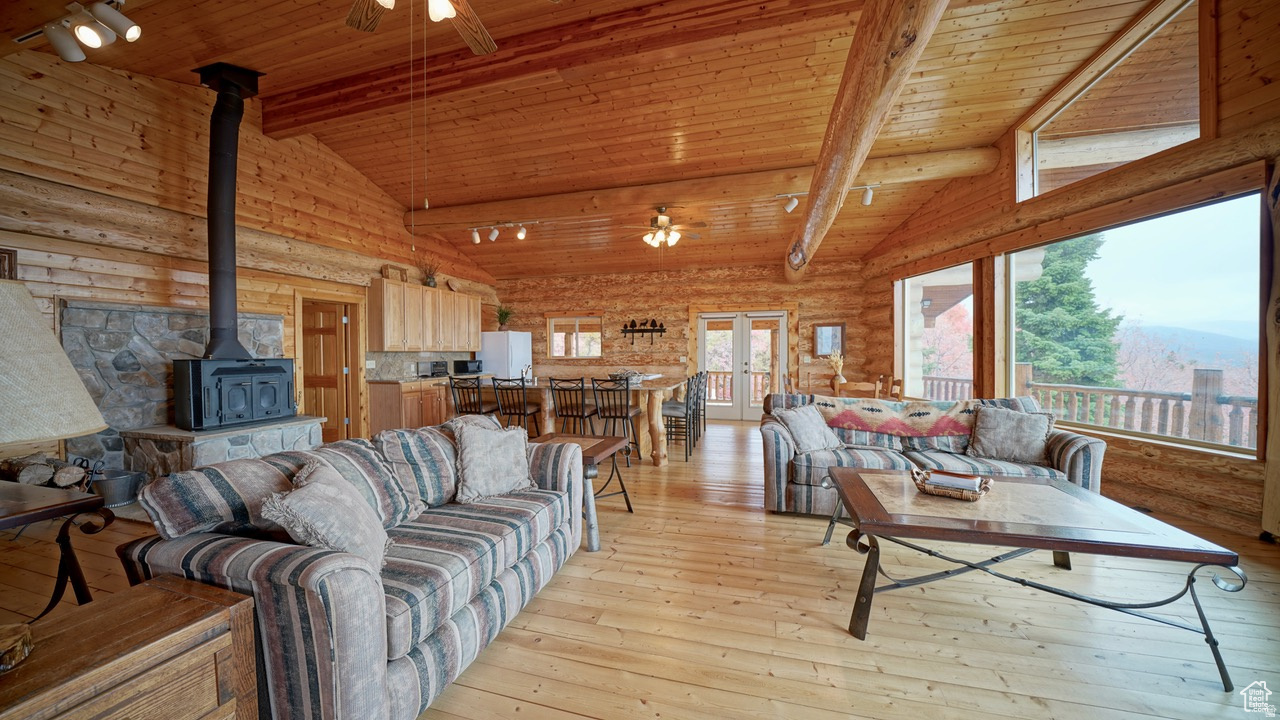 THE HOLLOWS - Residential