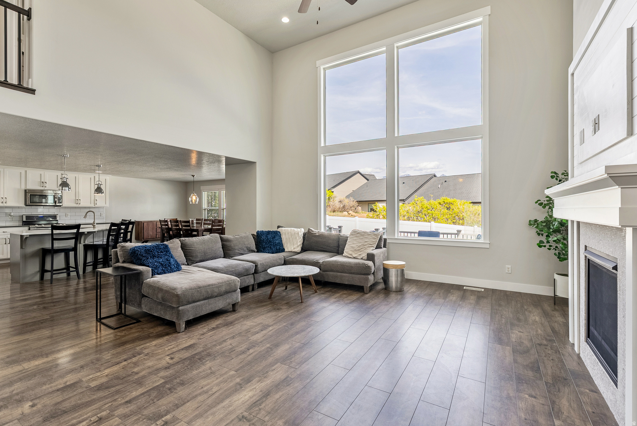 CANYON HILLS - Residential