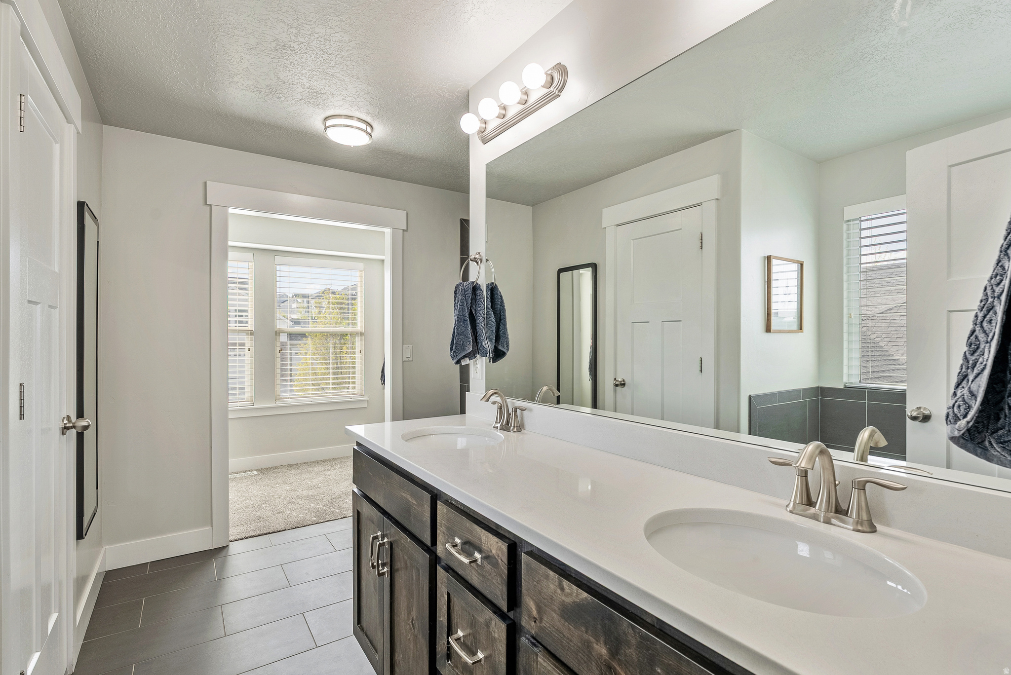 CANYON HILLS - Residential